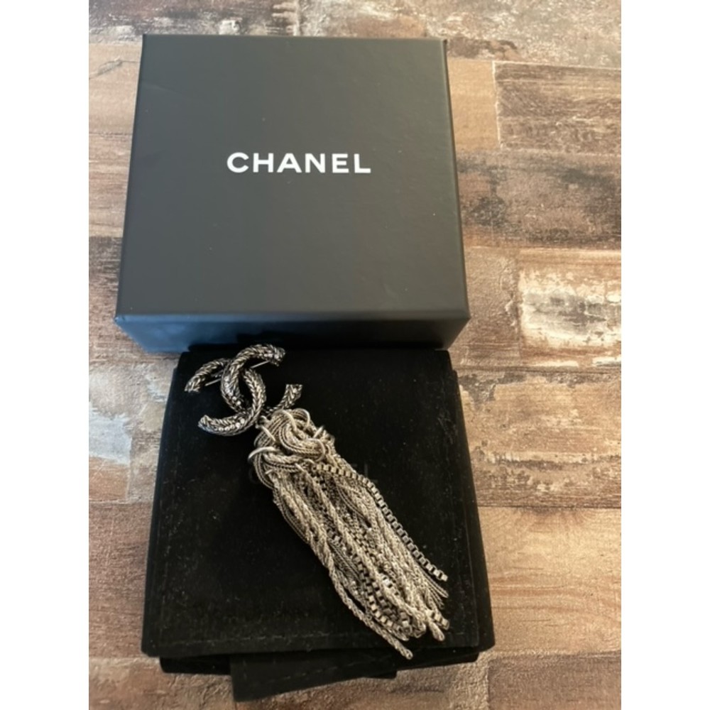 Chanel Ruthenium Silver Metal CC Knot Tassel Fringe  Brooch 2017 17A Dust Bag